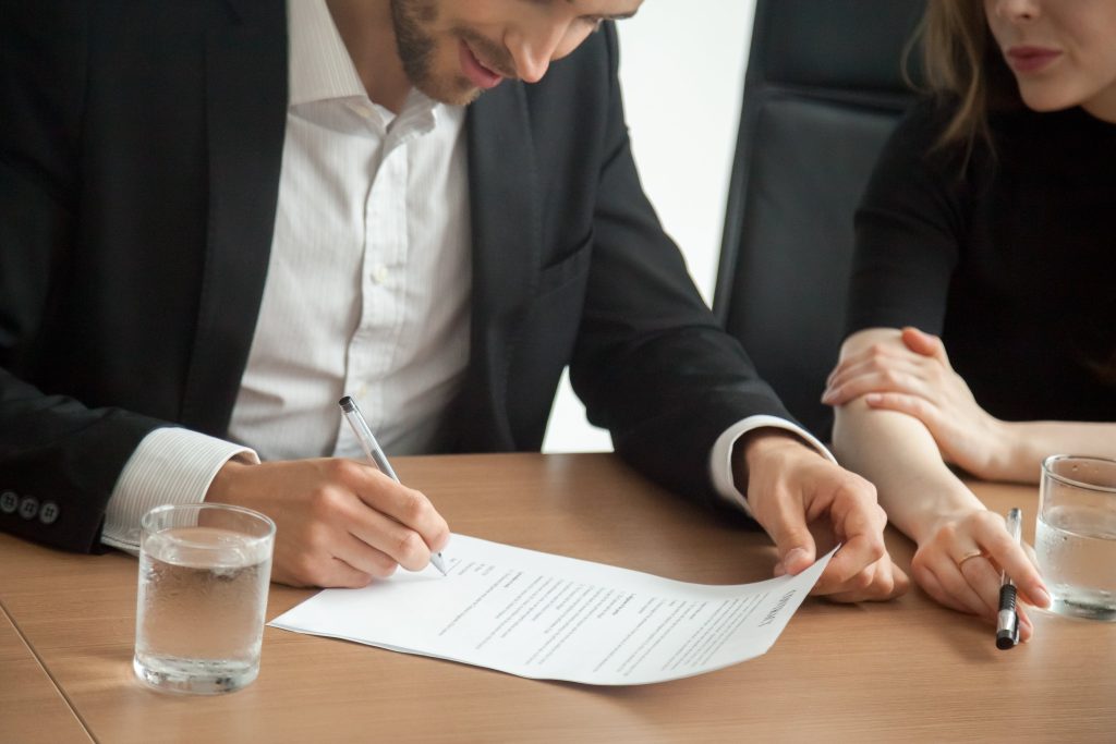 Contract Disputes in Washington When Is a Breach Worth Suing Over